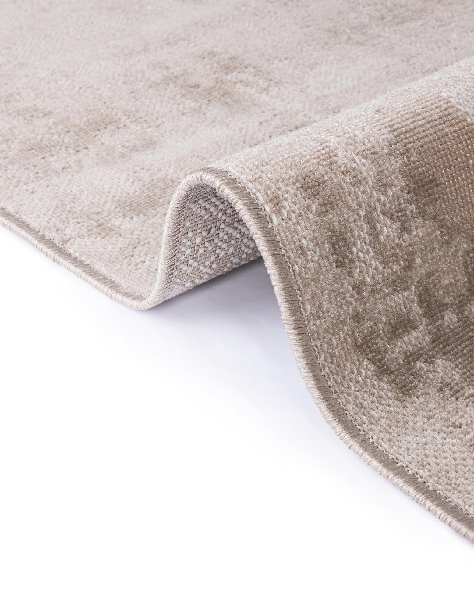 5' 3 x 5' 3 Valencia Round Rug