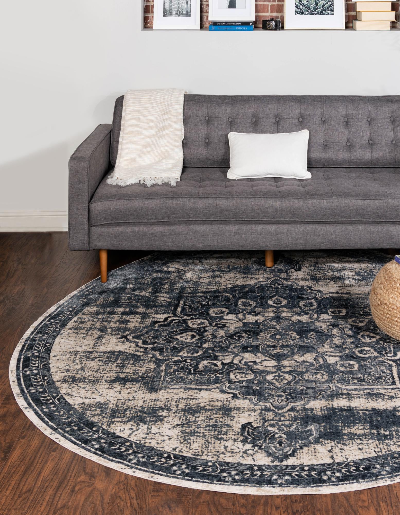 4' x 4' Villa Round Rug