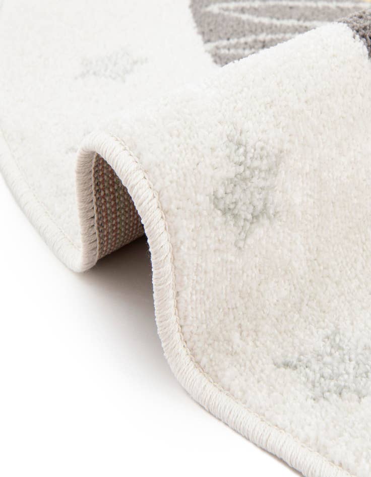 Detail image of 7' 10 x 7' 10 Lion Whimsy Kids Round Rug