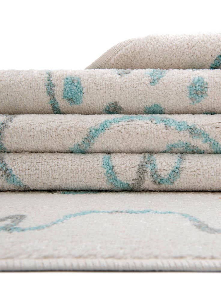 Detail image of 7' 10 x 7' 10 Animals Whimsy Kids Round Rug