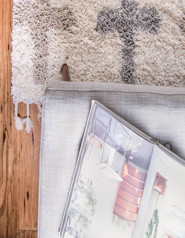 Detail image of 2' 7 x 8' 2 Athena Shag Runner Rug