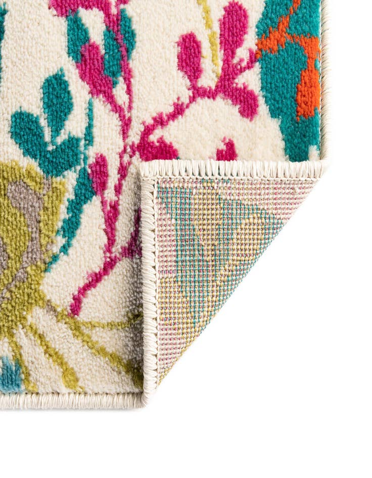 Detail image of 2' x 6' Azalea Runner Rug