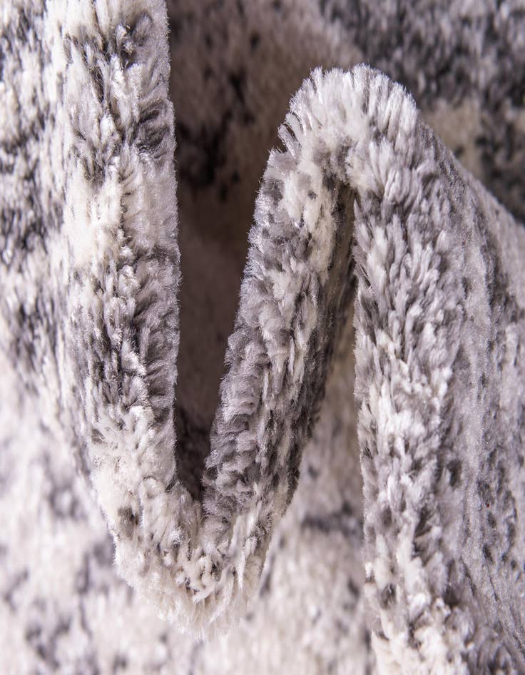 Detail image of 2' x 6' 9 Bexley Runner Rug