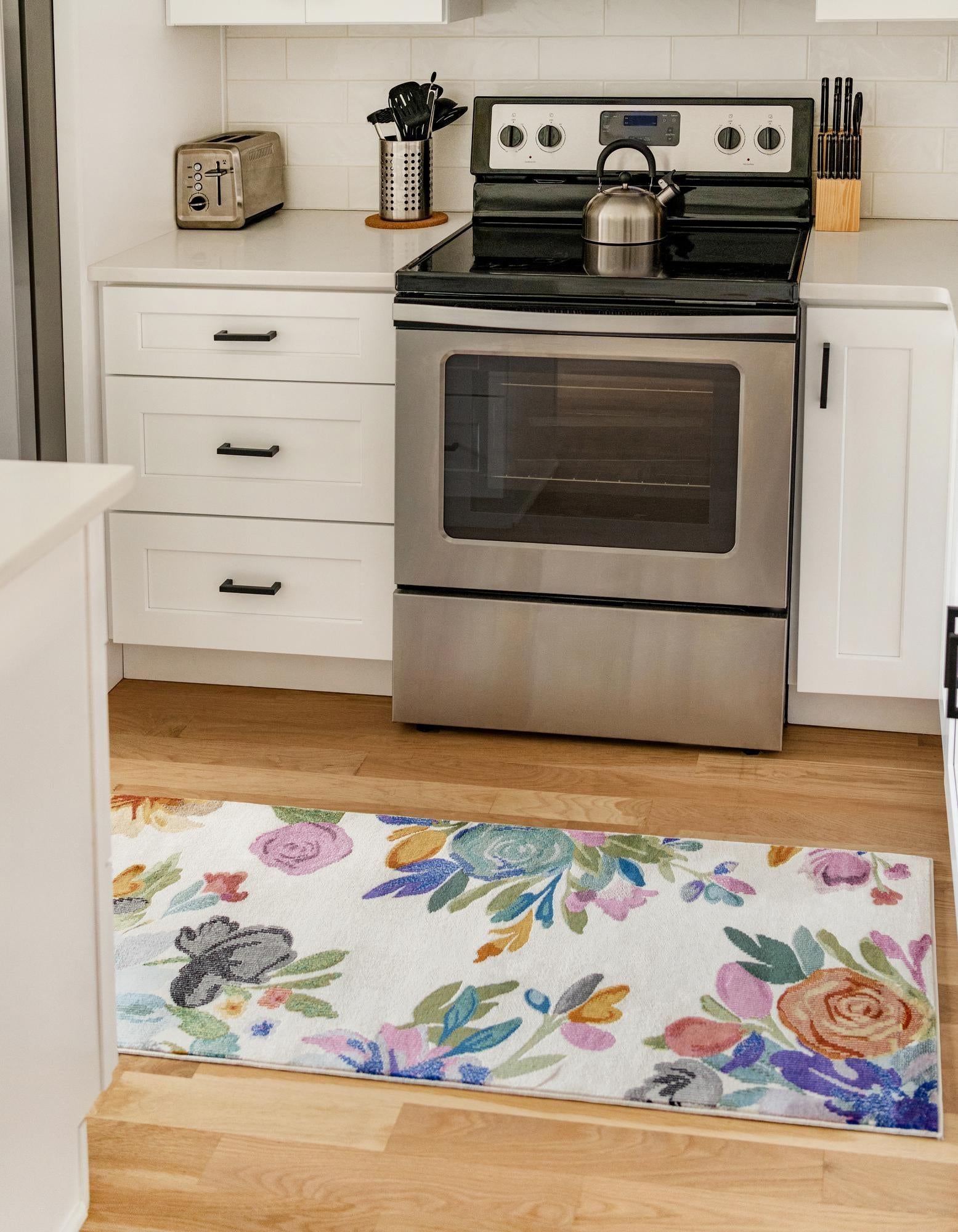 2' 7 x 12' Blossom Runner Rug