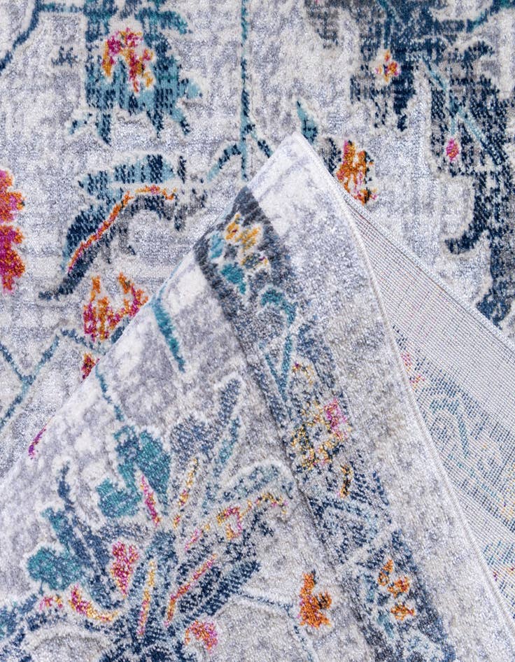 Detail image of 2' 7 x 9' 10 Budapest Runner Rug