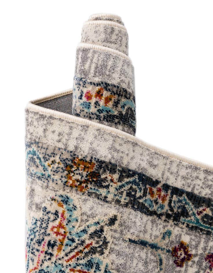 Detail image of 2' 7 x 9' 10 Budapest Runner Rug