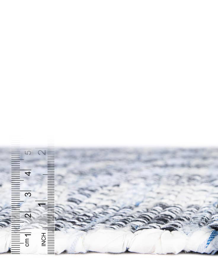 Detail image of 2' 7 x 6' 1  Hand Woven Chindi Cotton Runner Rug