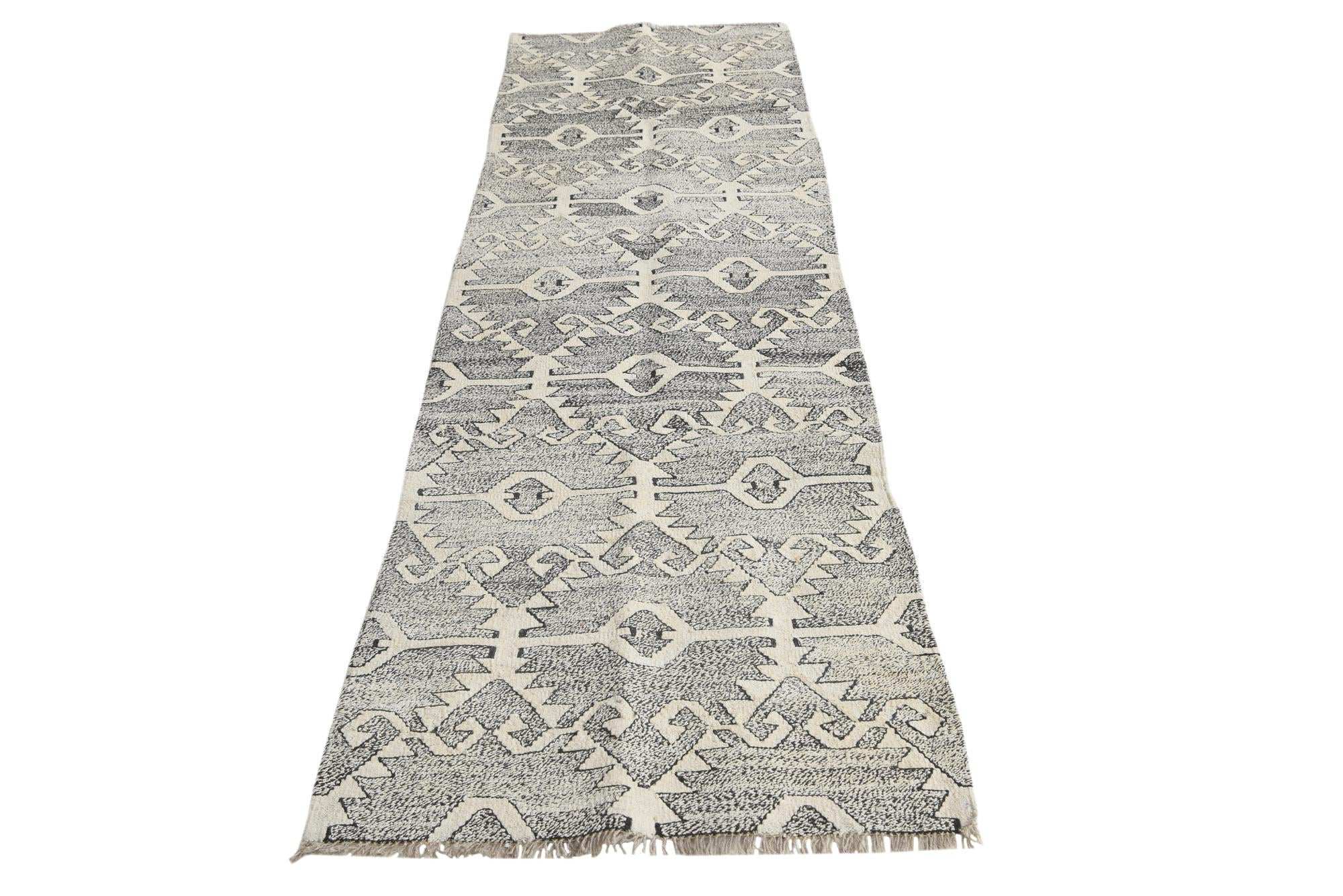 2' 6 x 8' 2 Hand Woven Darya Wool Runner Rug