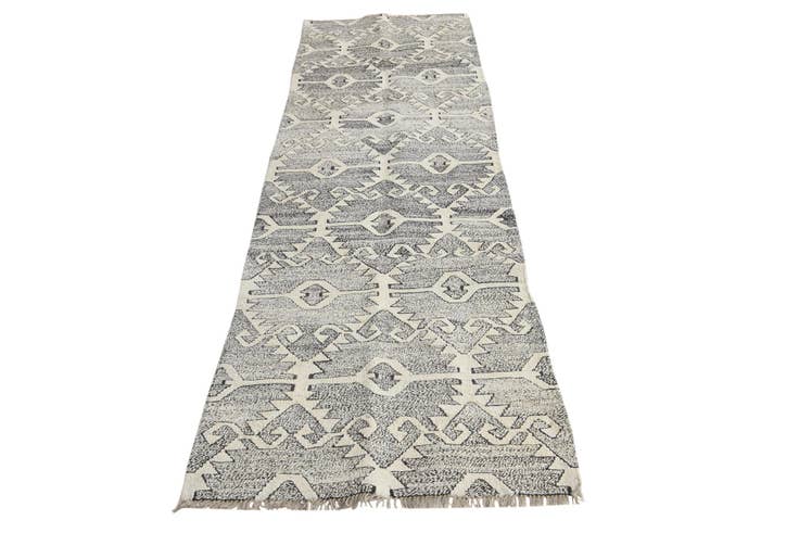 Detail image of 2' 6 x 8' 2 Hand Woven Darya Wool Runner Rug