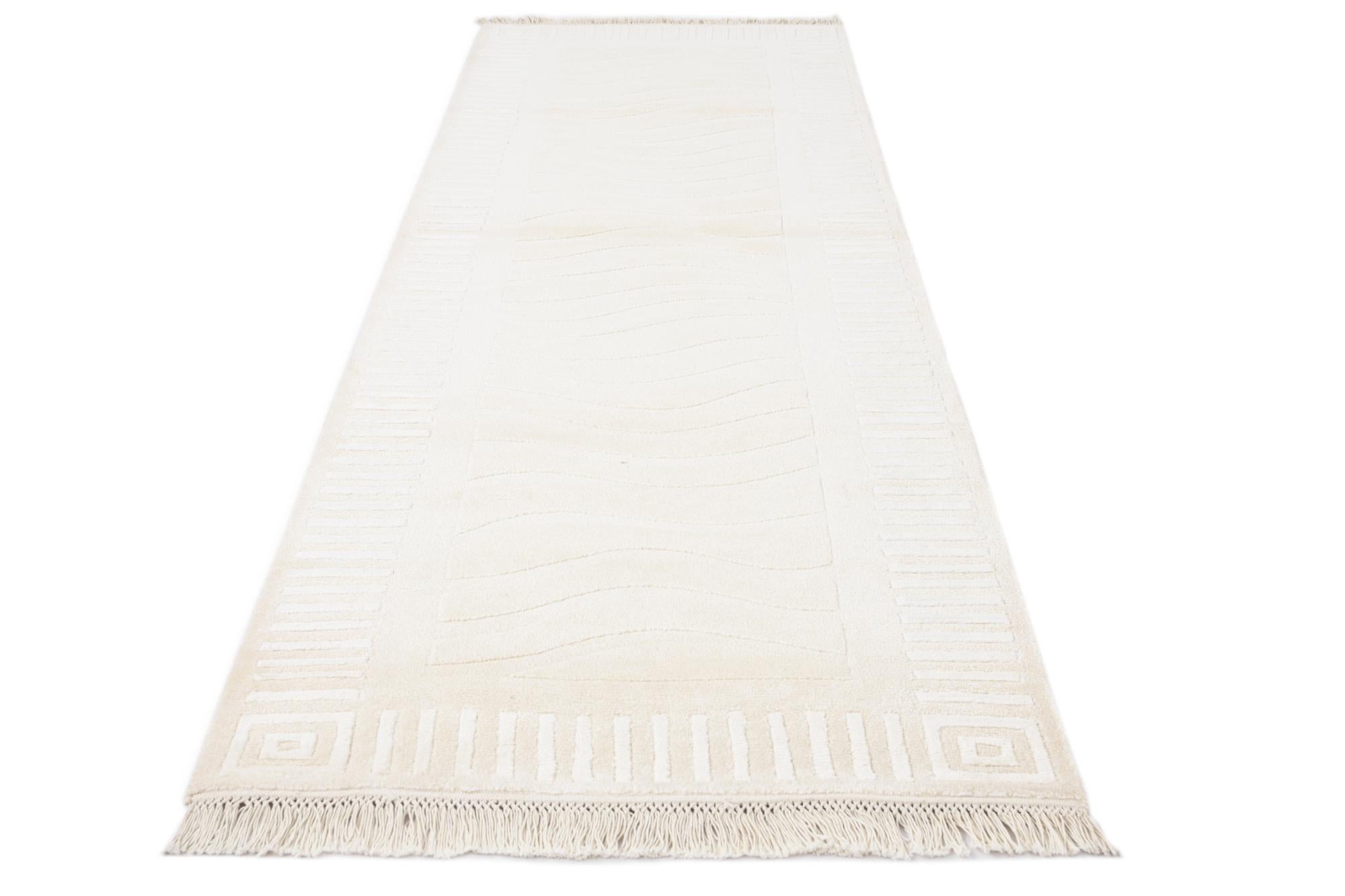 2' 9 x 10' Hand Knotted Darya Wool Runner Rug