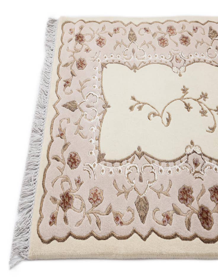 Detail image of 2' 9 x 9' 9  Hand Knotted Darya Wool Runner Rug