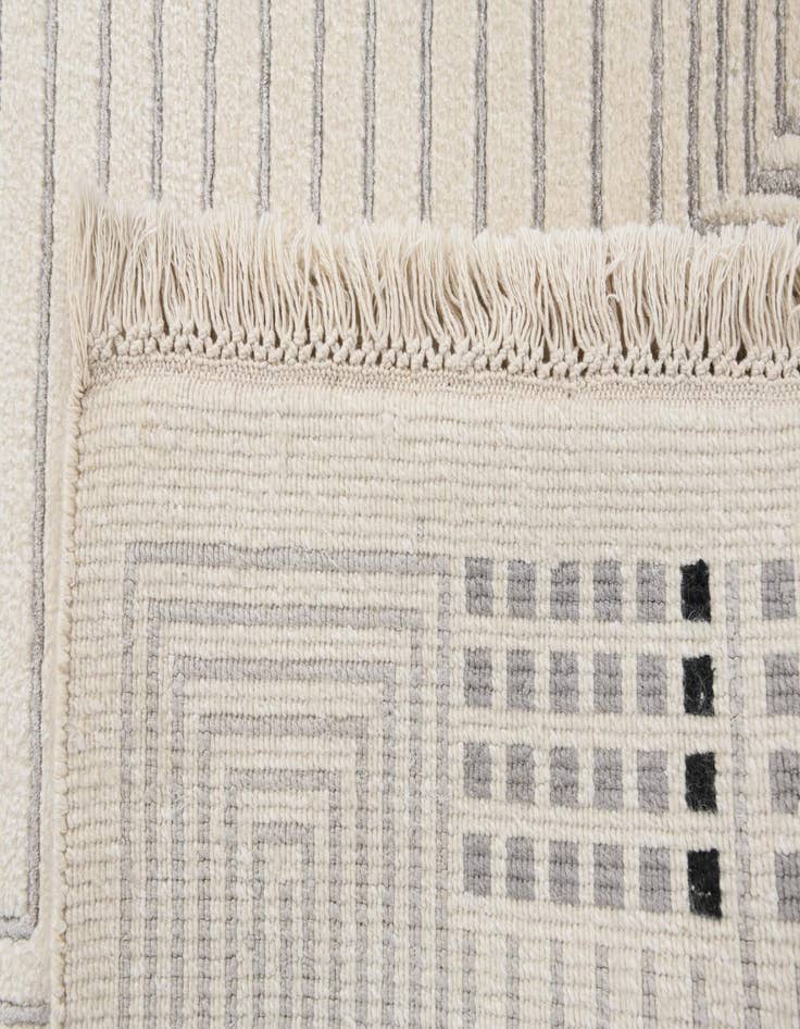 Detail image of 2' 8 x 9' 11  Hand Knotted Darya Wool Runner Rug