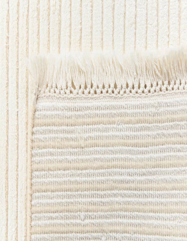 Detail image of 2' 9 x 9' 9  Hand Knotted Darya Wool Runner Rug