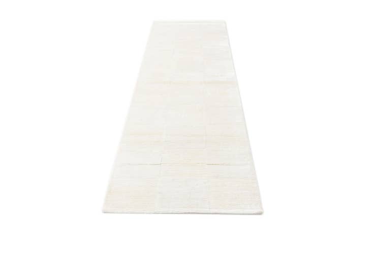 Detail image of 2' 8 x 9' 9 Hand Knotted Darya Wool Runner Rug