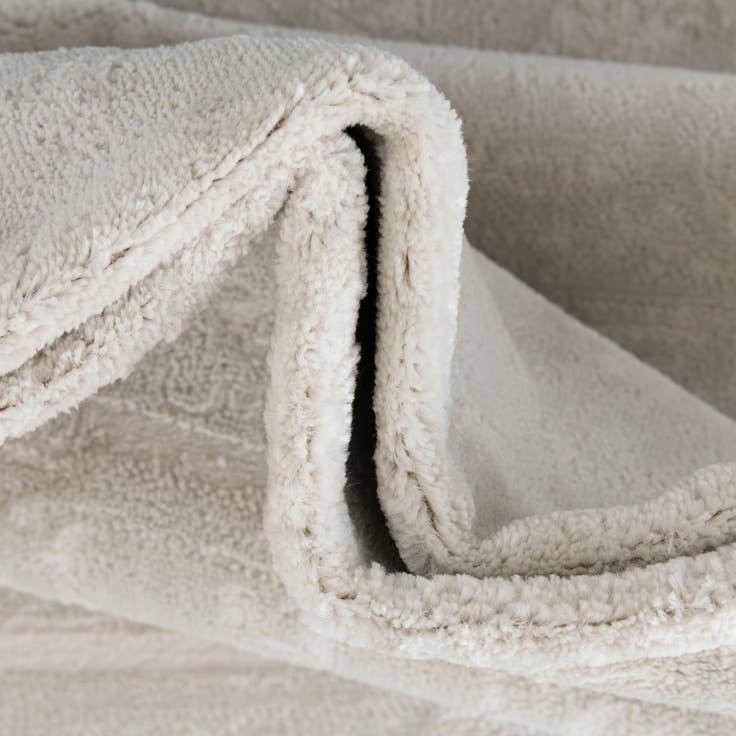 Detail image of 2' 7 x 12' Finsbury Runner Rug