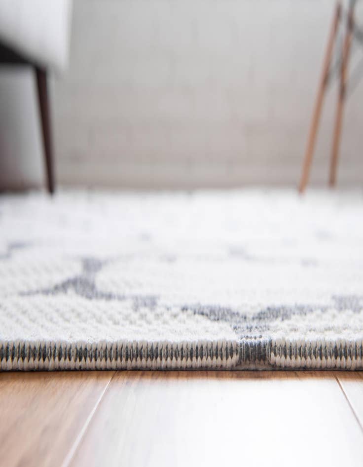 Detail image of 2' x 6' Georgia Runner Rug