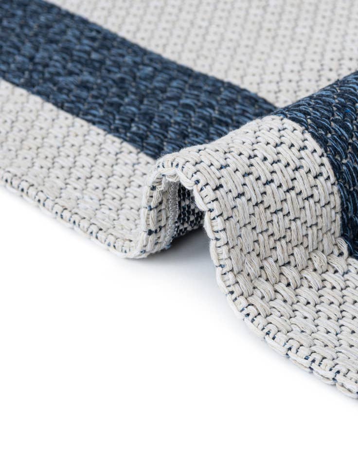 Detail image of 2' x 6' Georgia Runner Rug