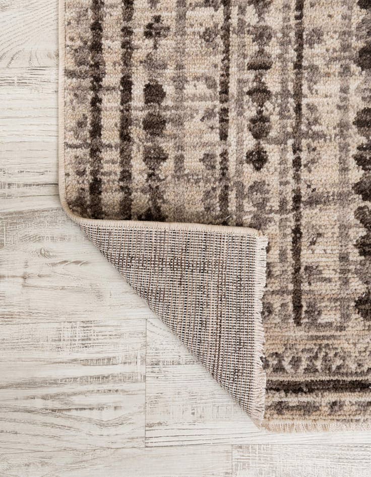 Detail image of 2' x 6' 3 Grand Tradition Runner Rug