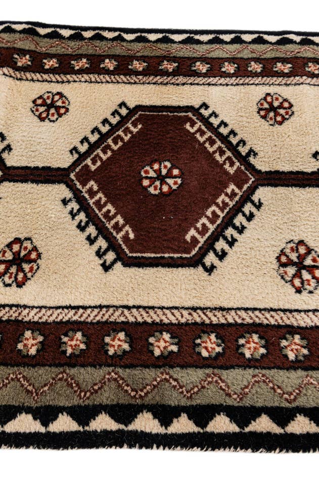 Detail image of 3' 1 x 5' 11 Hand Knotted Hamedan Wool Runner Rug