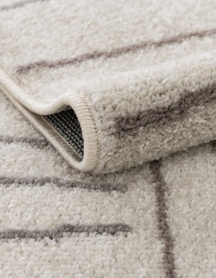 Detail image of 2' x 6' Hanahan Runner Rug
