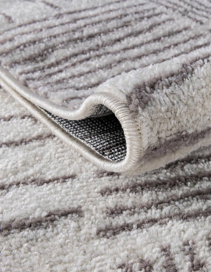 Detail image of 2' 7 x 12' Hanahan Runner Rug