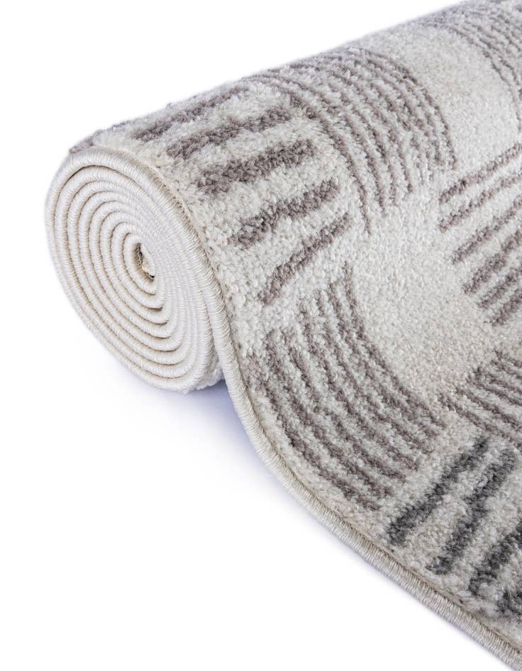 Detail image of 2' 7 x 12' Hanahan Runner Rug