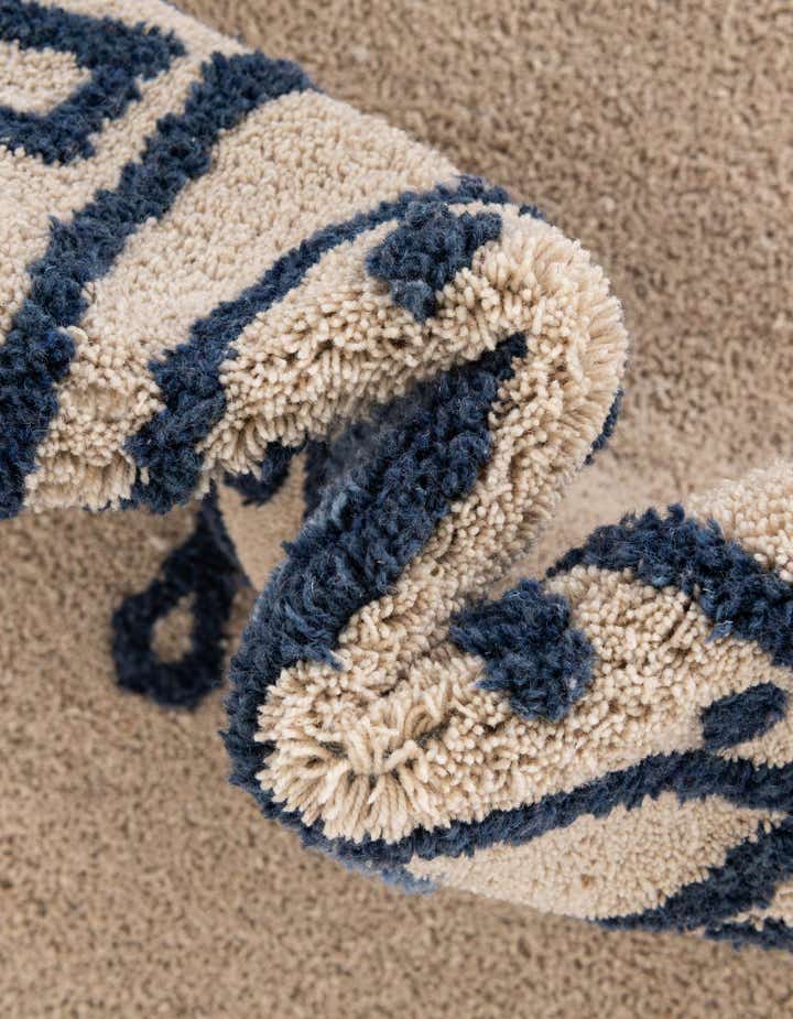 2' x 8' Handtufted Wool Runner Rug