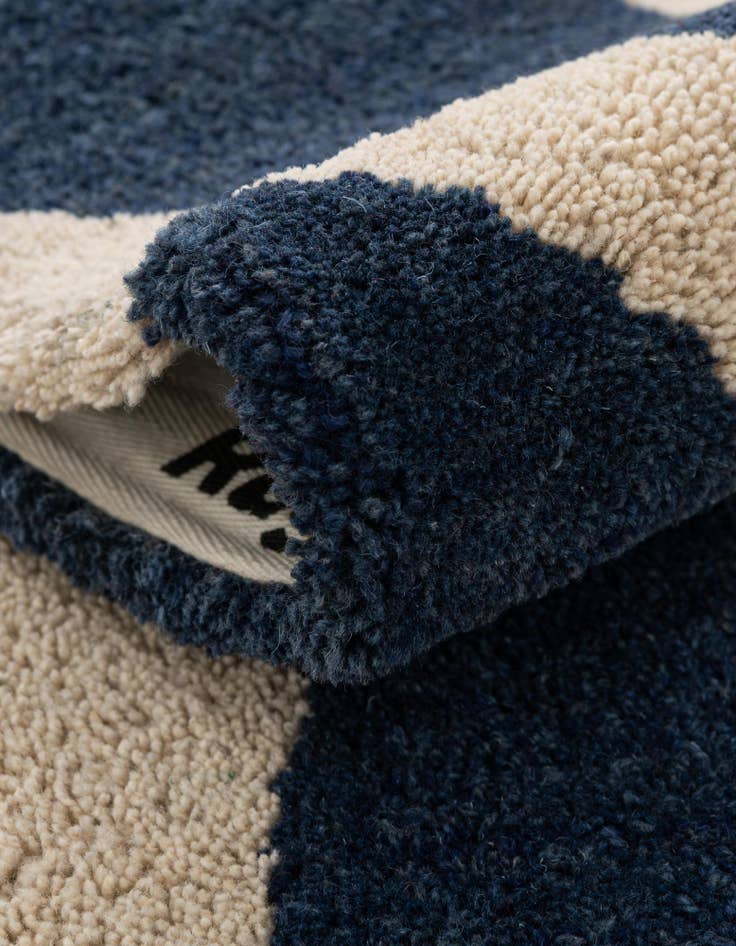 Detail image of 2' x 5' 1 Handtufted Wool Runner Rug