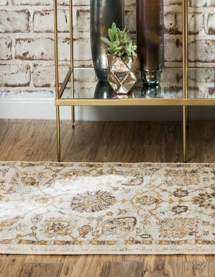 Detail image of 2' 2 x 6' Heritage Runner Rug