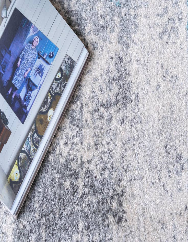 Detail image of 2' 2 x 6' Heritage Runner Rug