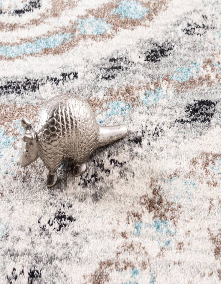 Detail image of 2' 7 x 10' Heritage Runner Rug