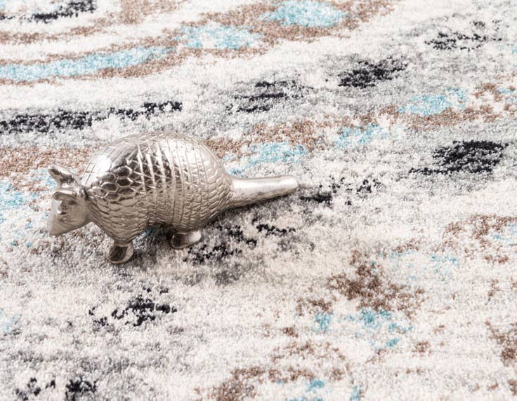 Detail image of 2' 2 x 6' Heritage Runner Rug