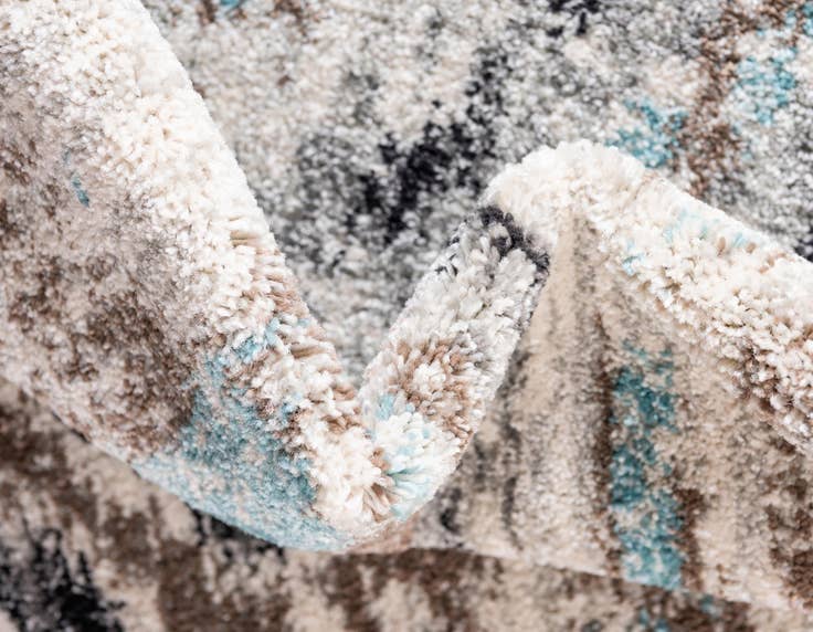 Detail image of 2' 2 x 6' Heritage Runner Rug