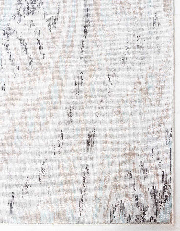 Detail image of 2' 7 x 10' Heritage Runner Rug