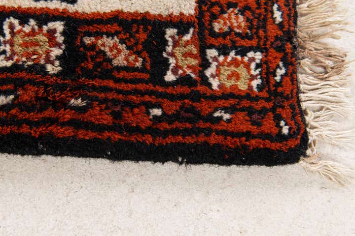 2' 4 x 4' 7 Hand Knotted Heriz Wool Runner Rug