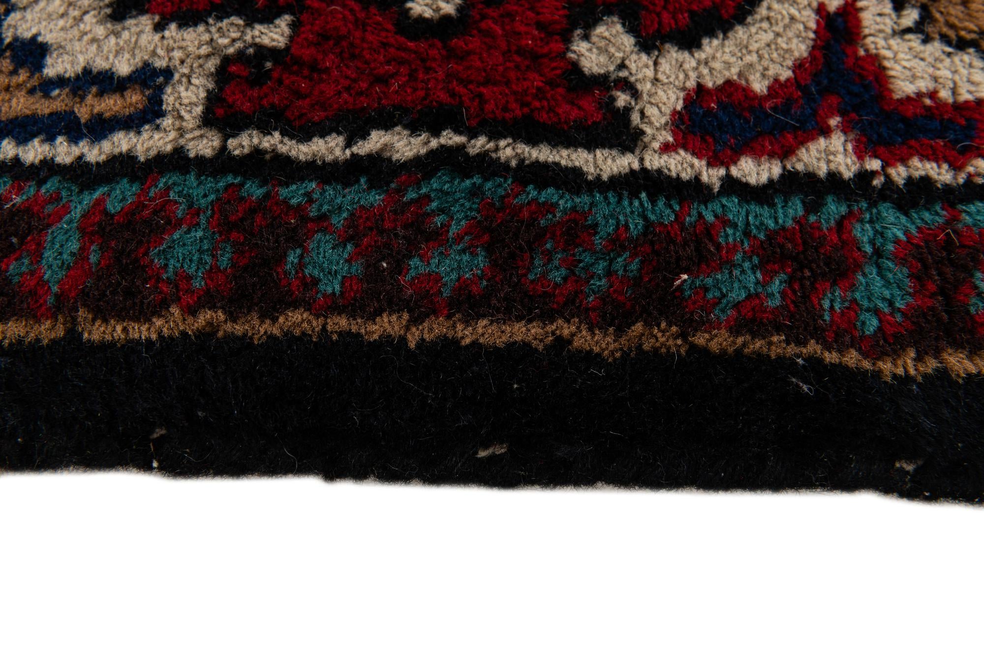 2' 9 x 9' 9 Hand Knotted Heriz Wool Runner Rug