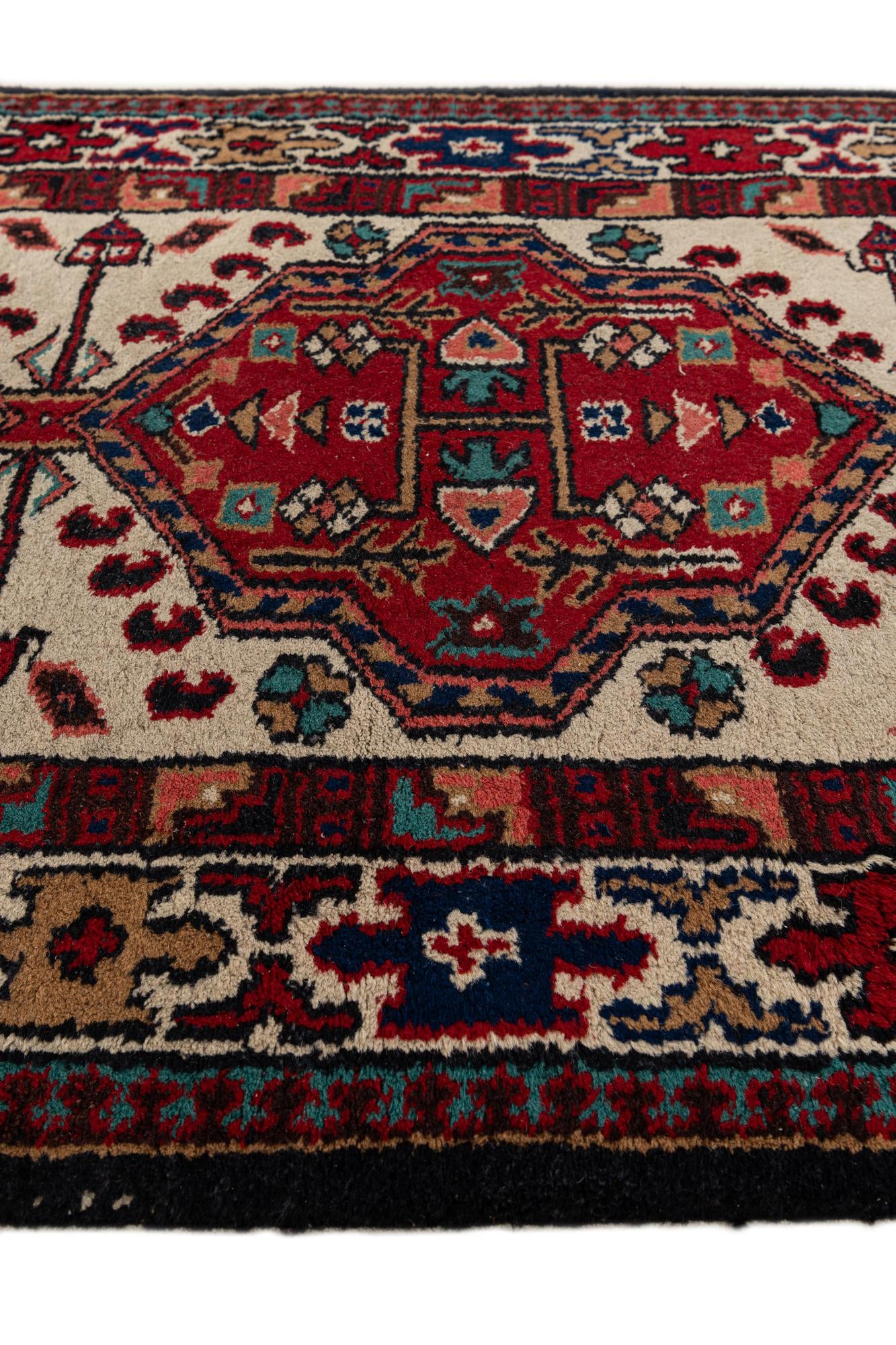 2' 9 x 9' 9 Hand Knotted Heriz Wool Runner Rug