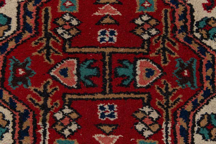 2' 9 x 9' 9 Hand Knotted Heriz Wool Runner Rug
