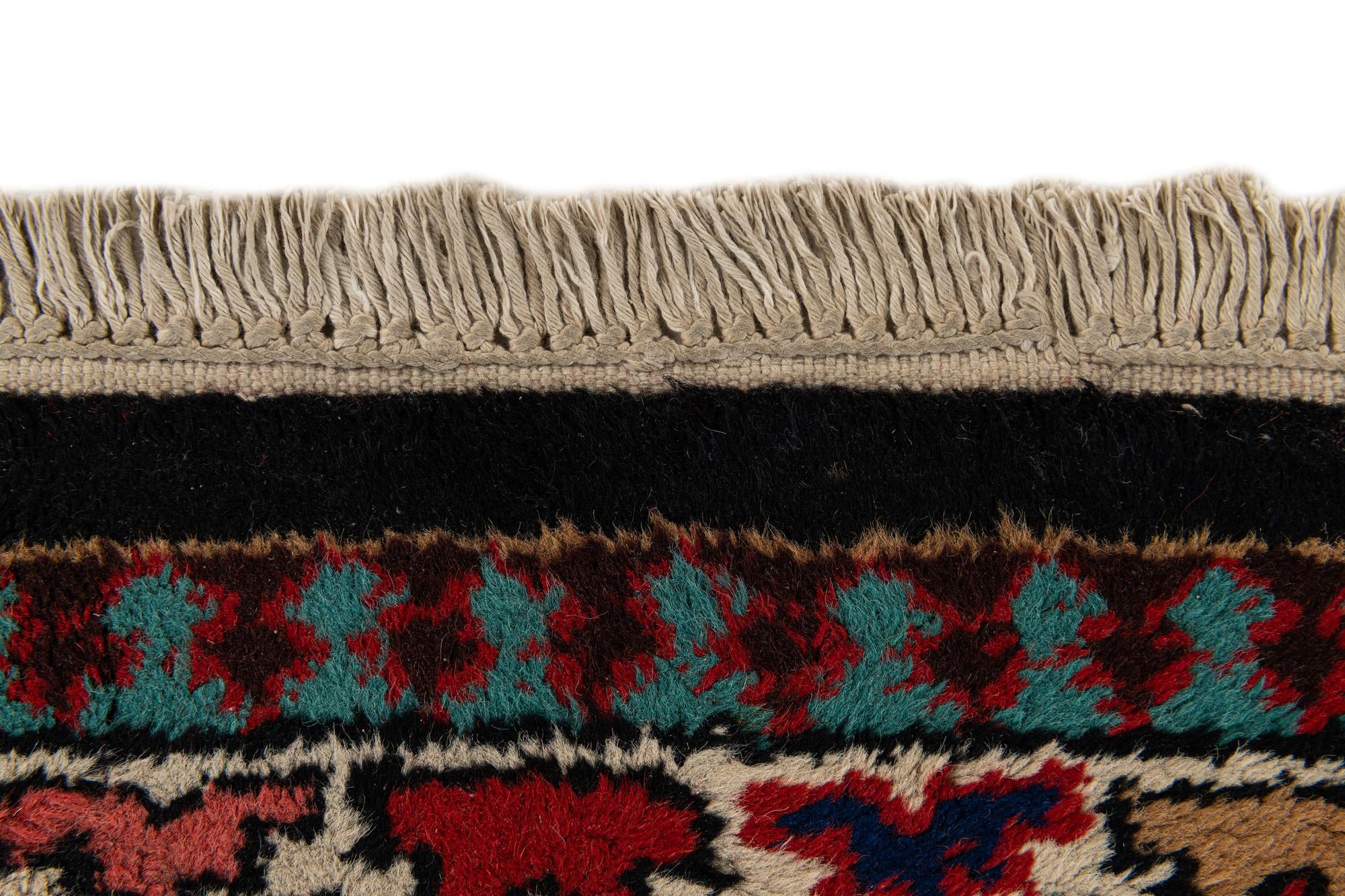2' 9 x 9' 9 Hand Knotted Heriz Wool Runner Rug