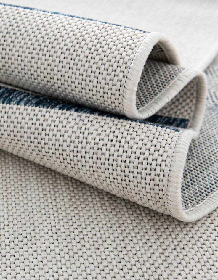 Detail image of 2' x 6'  Washable Jill Zarin Anguilla Indoor / Outdoor Runner Rug