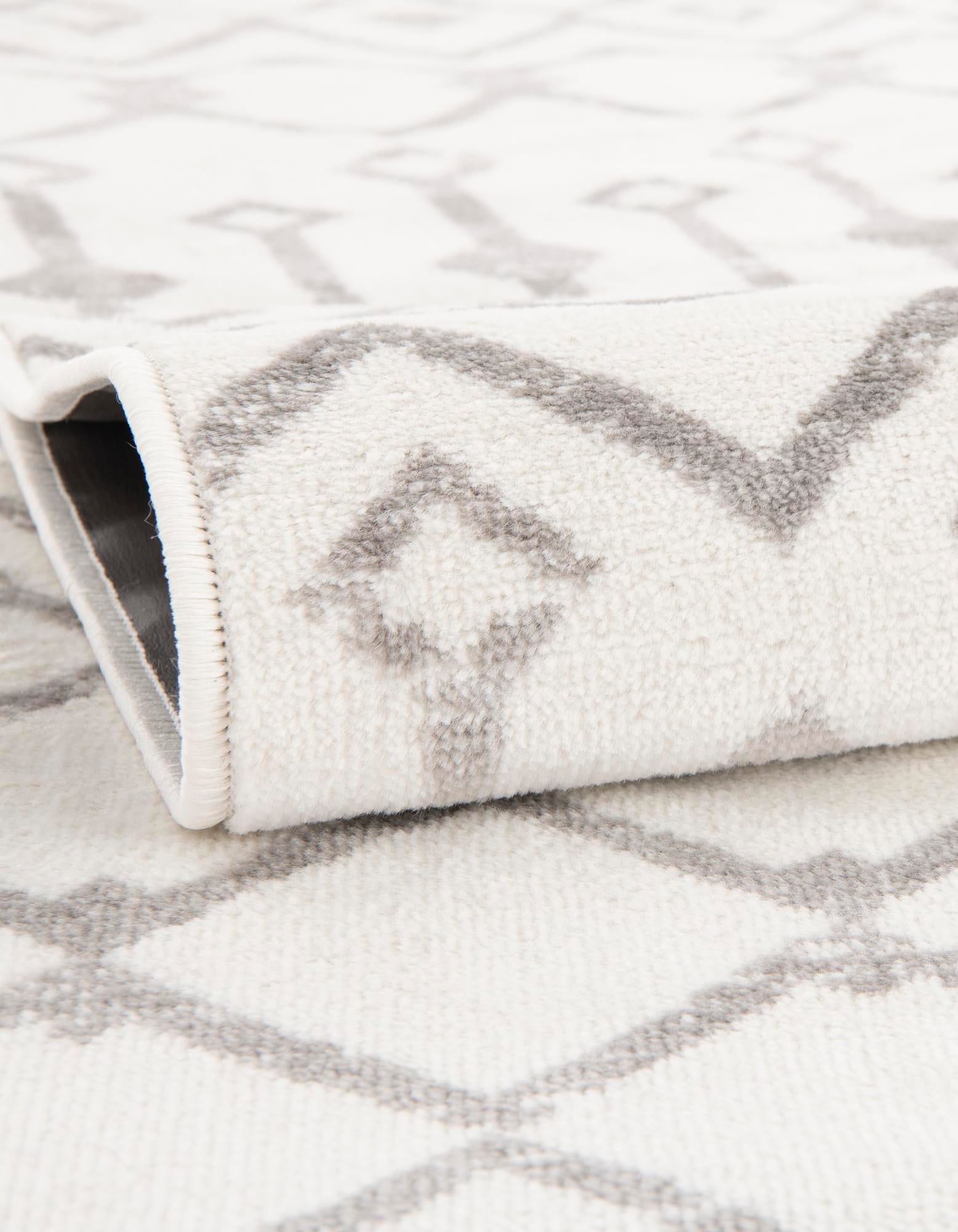 2' x 9' 10 Kasbah Trellis Runner Rug