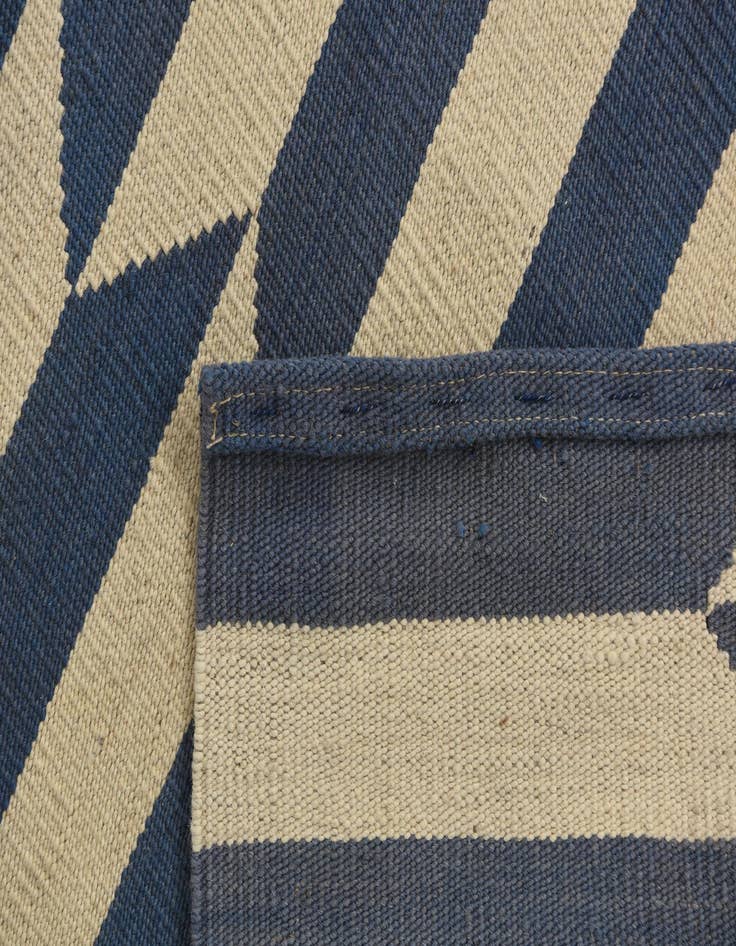 Detail image of 2' 9 x 9' 6  Hand Woven Kilim Modern Wool Runner Rug