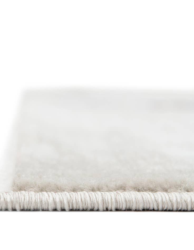 Detail image of 2' 7 x 8' Laguna Runner Rug
