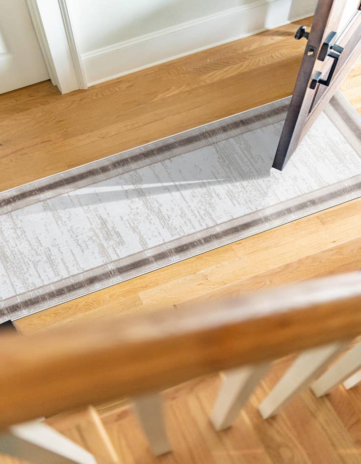 Detail image of 2' 7 x 10' Laguna Runner Rug