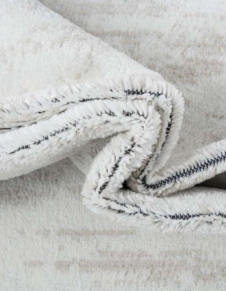 2' 7 x 8' Laguna Runner Rug