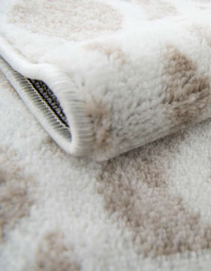 2' 7 x 8' Laguna Runner Rug