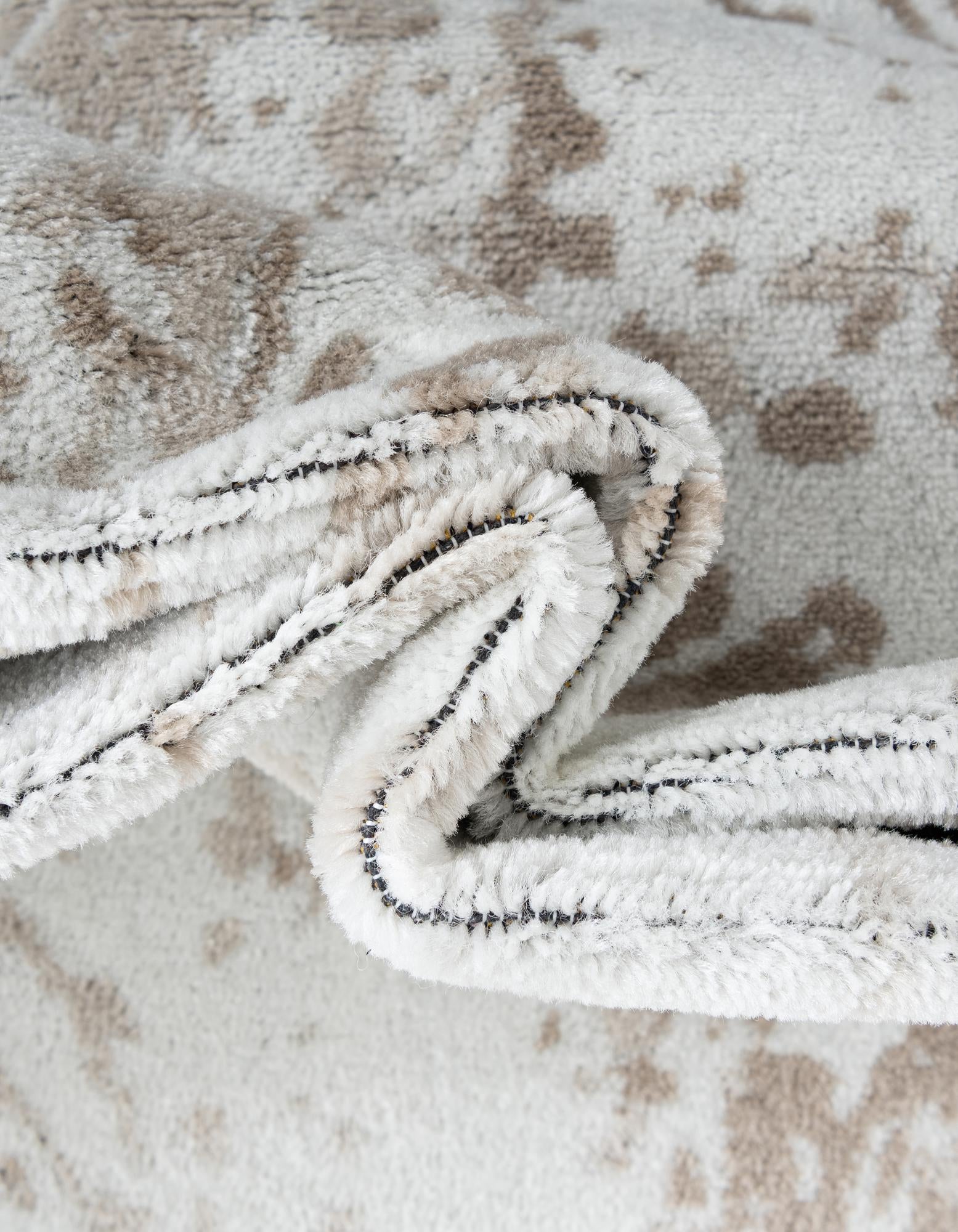 2' 7 x 8' Laguna Runner Rug