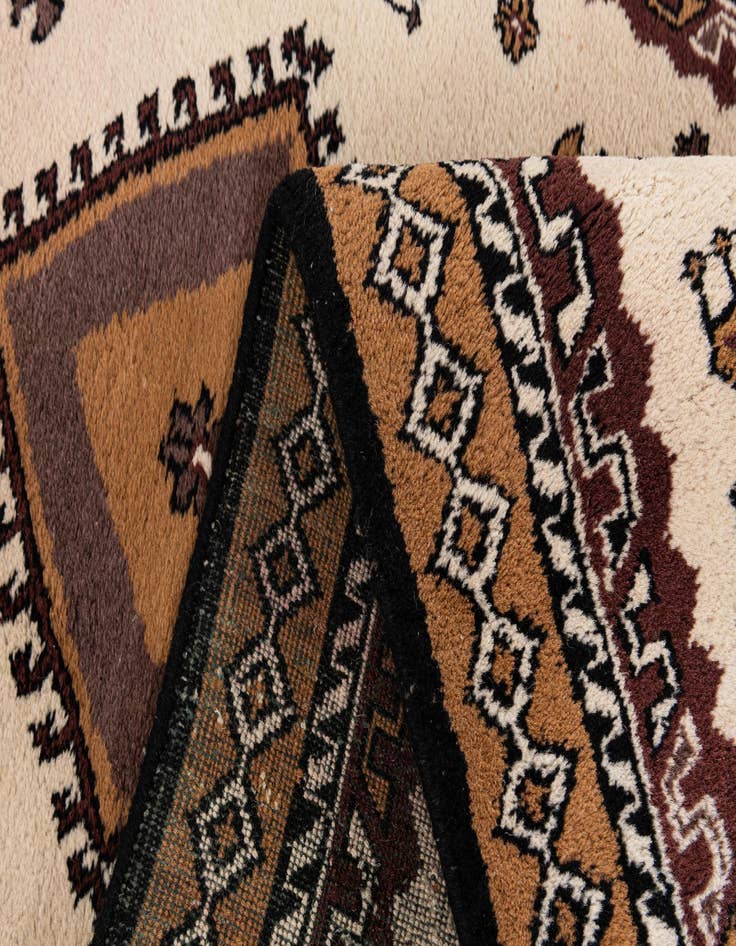 Detail image of 3' 1 x 6' 9  Hand Knotted Lahour Wool Runner Rug