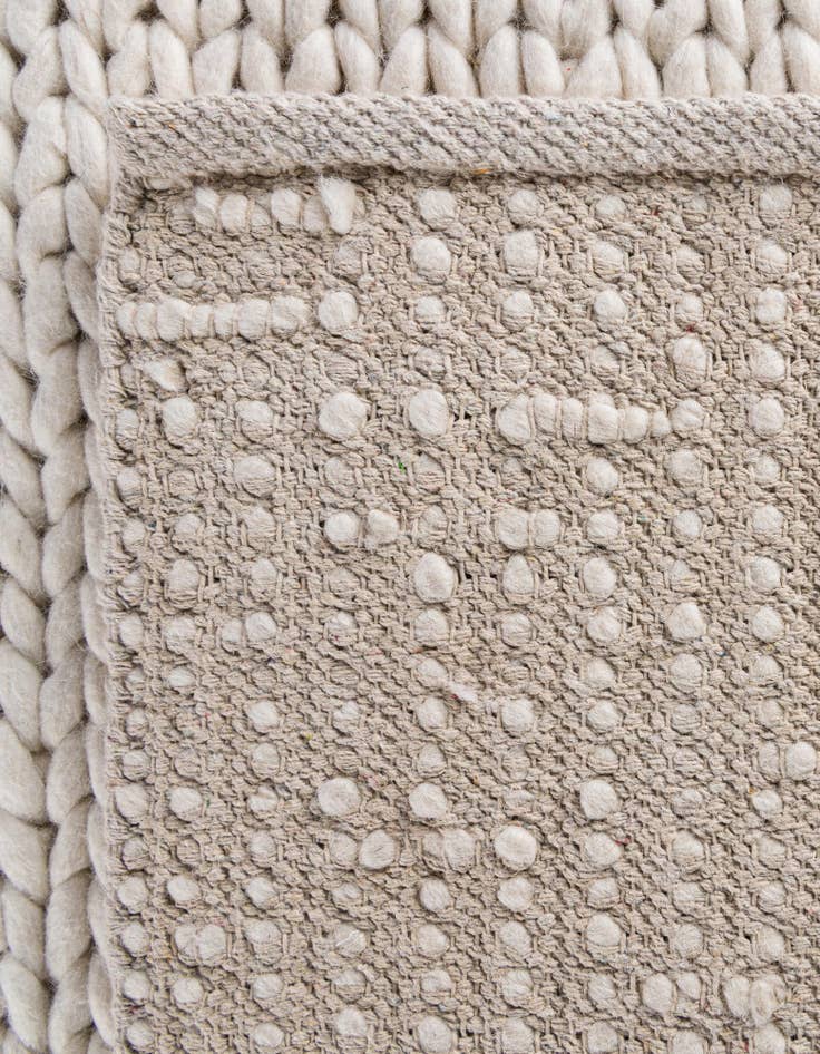 Detail image of 2' x 8' Hand Woven Lana New Zealand Wool Runner Rug
