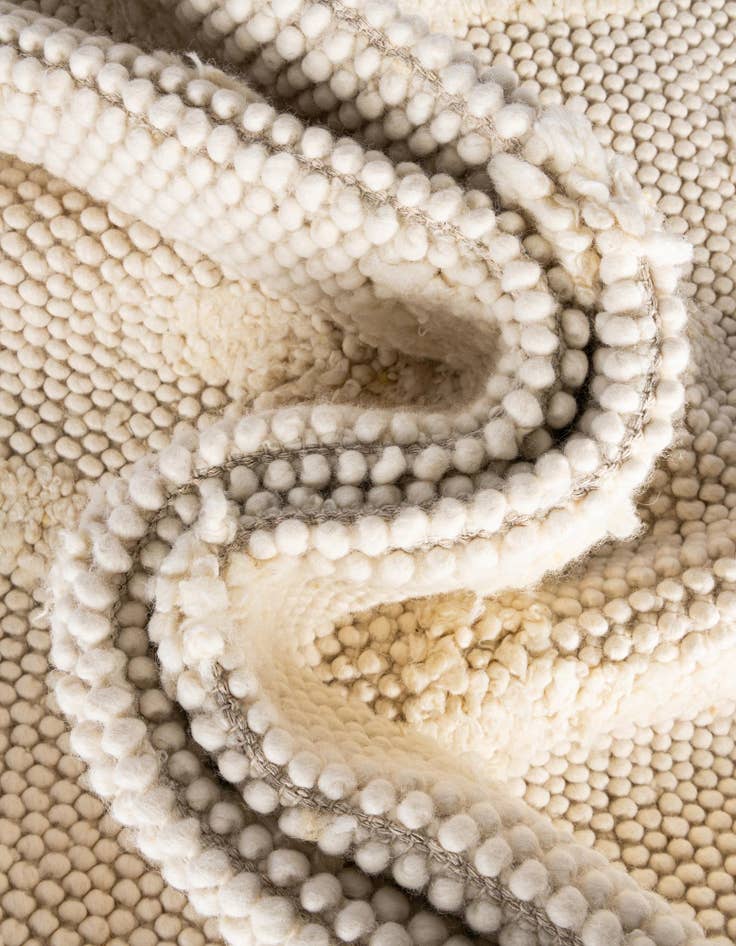 Detail image of 2' x 5' 1 Hand Woven Lana New Zealand Wool Runner Rug